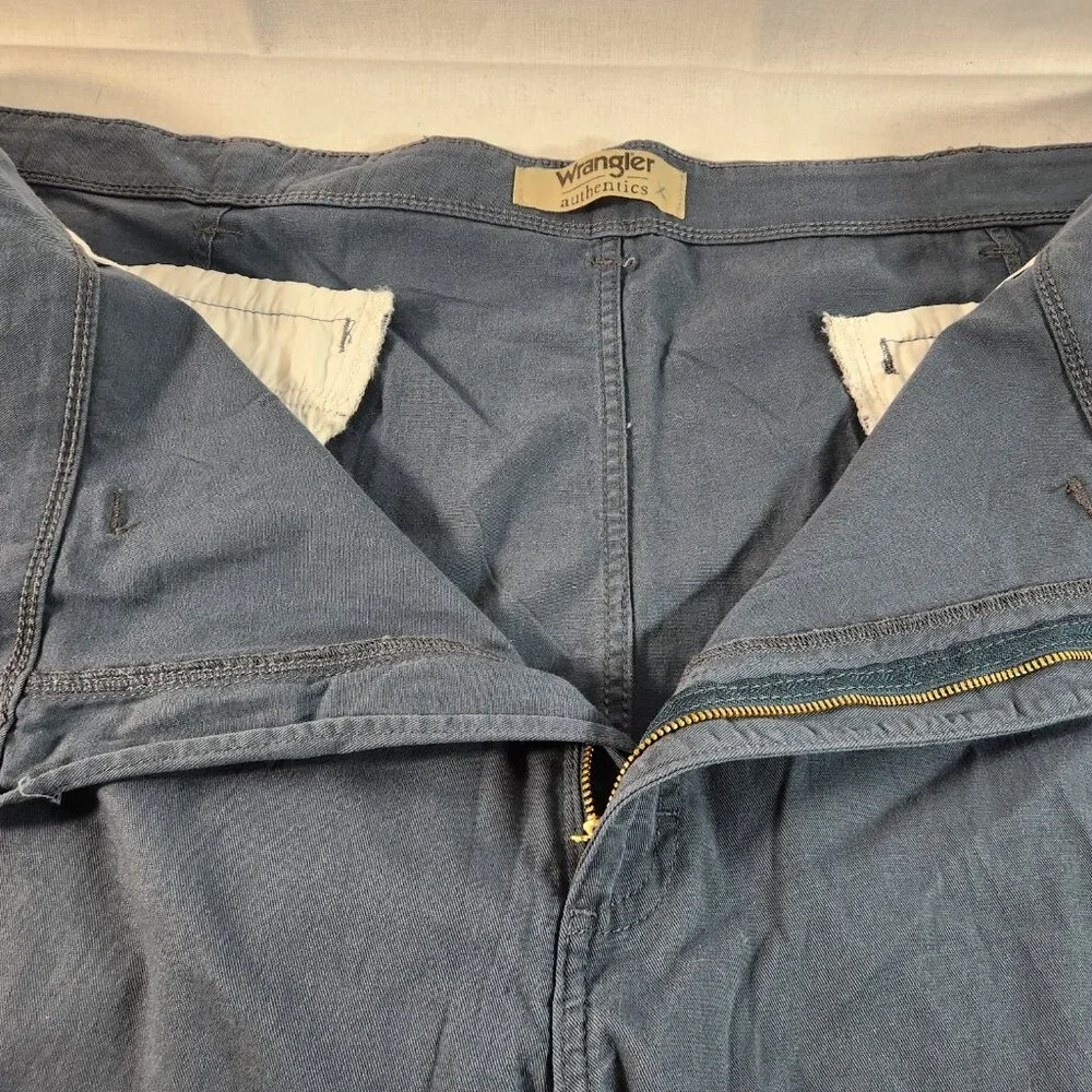 Wrangler Authentics Mens Blue Stretch Cargo Shorts (Actual Sz 51) NWT FREE Ship - Picture 8 of 15